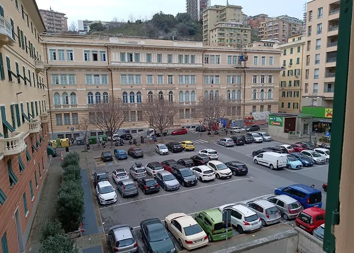Stop&Go Genoa Apartment - Terminal Traghetti, Crociere, Lanterna, Porto Antico, Acquario